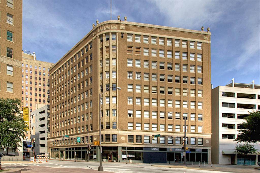 411 7th Street - Photo 1