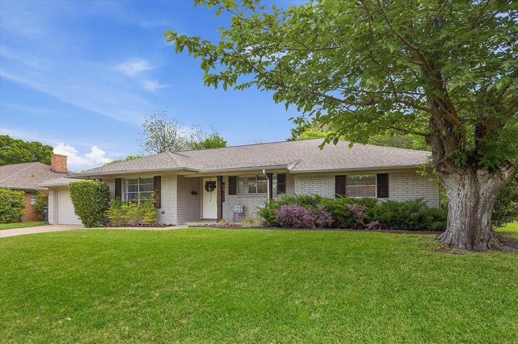 4405 Westlake Drive - Photo 1