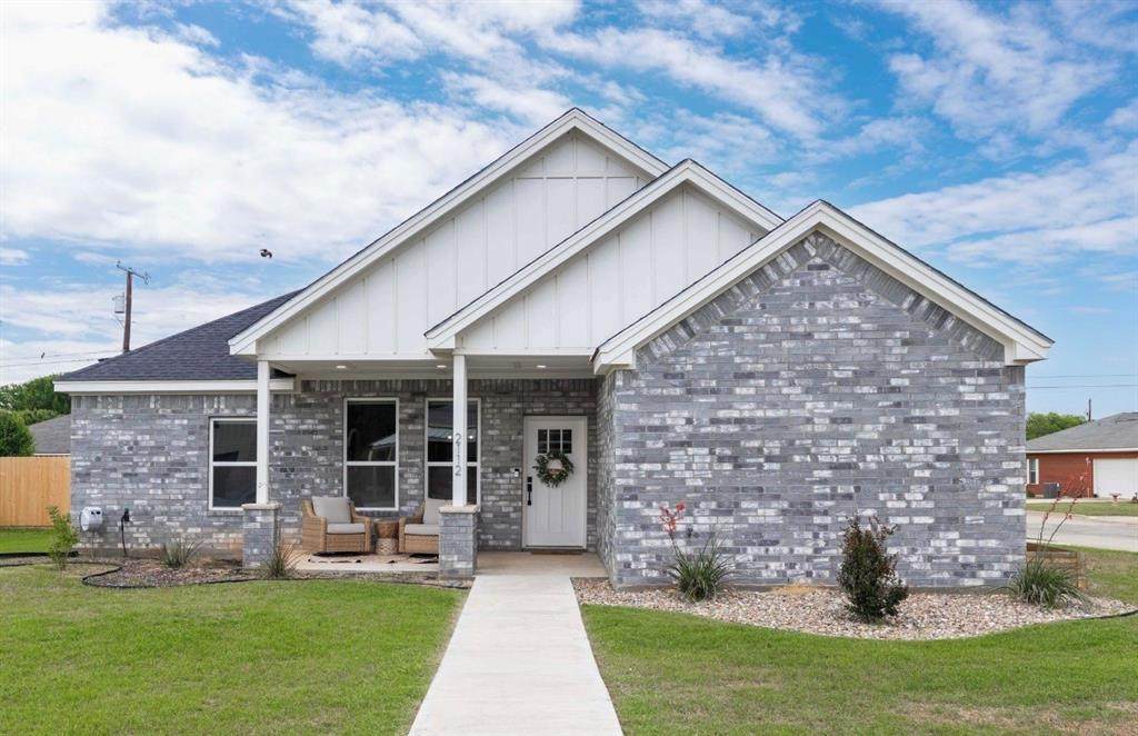 2112 Brooke Lane - Photo 1