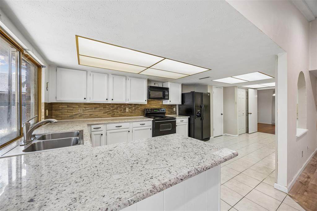 1109 Overdowns Drive - Photo 1