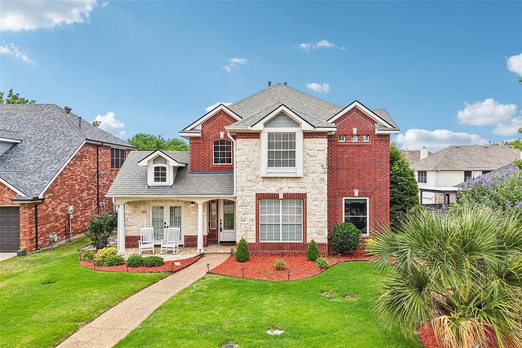 2928 Newport Drive - Photo 1