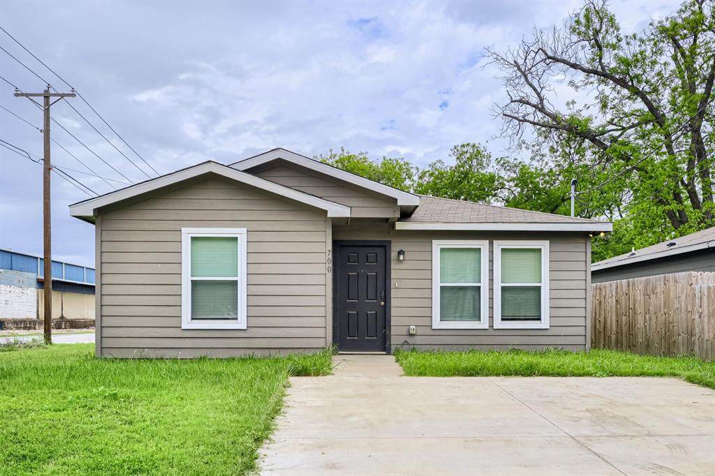 700 Pecan Avenue - Photo 1
