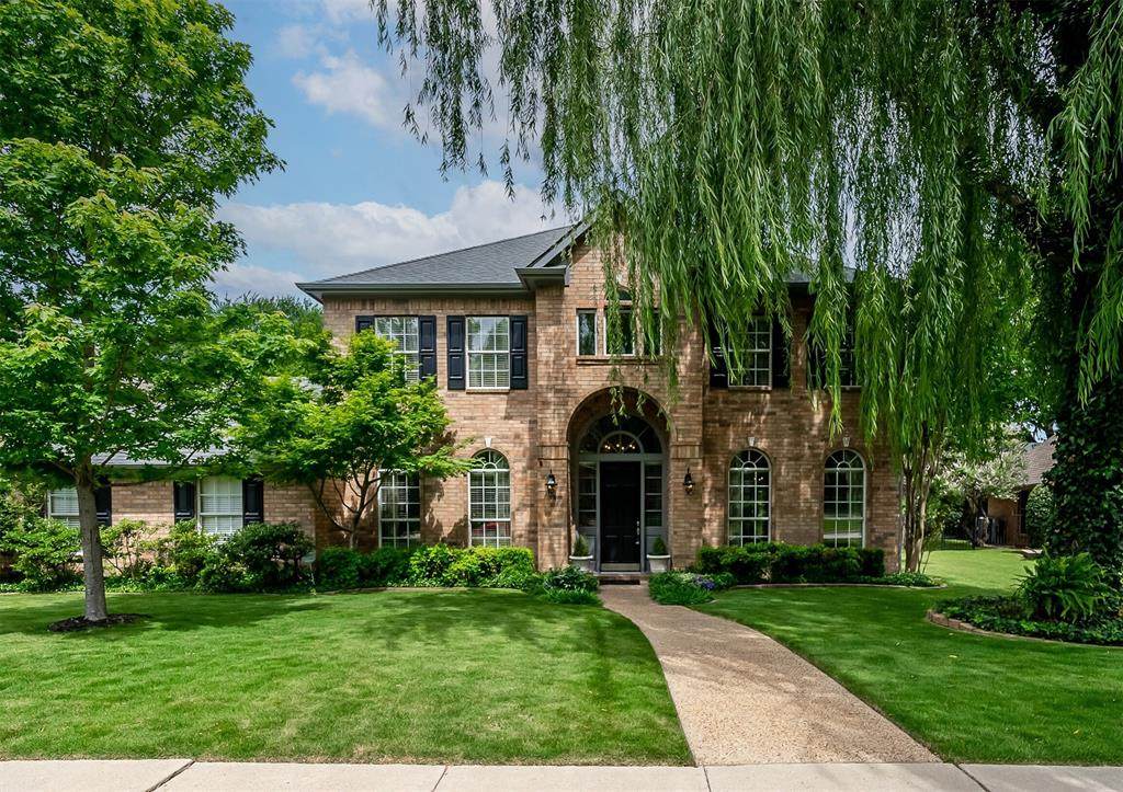 2704 Lakesedge Drive - Photo 1