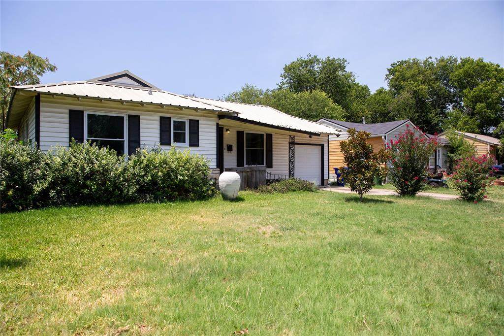 2004 40th Street - Photo 1