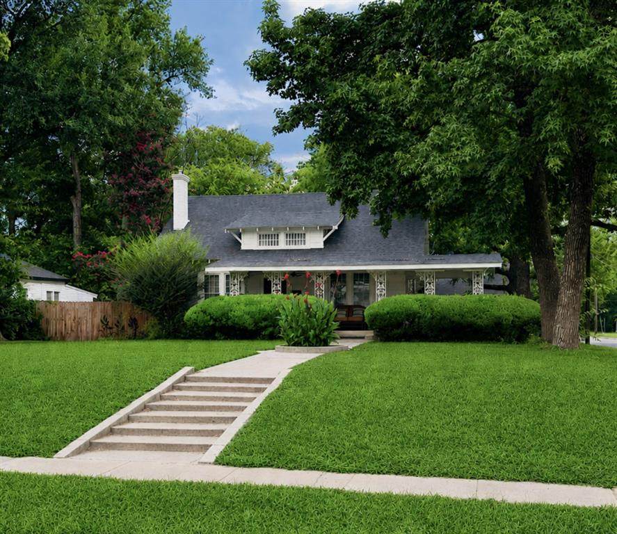 605 Davis Street - Photo 1