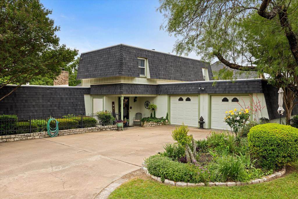 5007 Comanche Drive - Photo 1