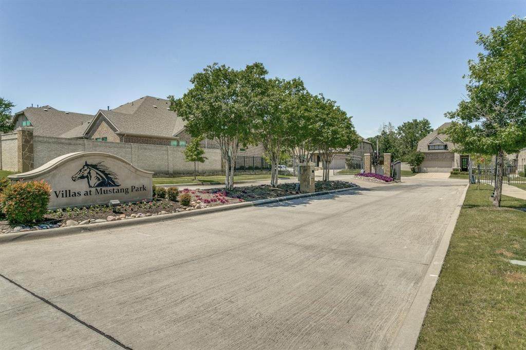 7906 Gulfstream Lane - Photo 1