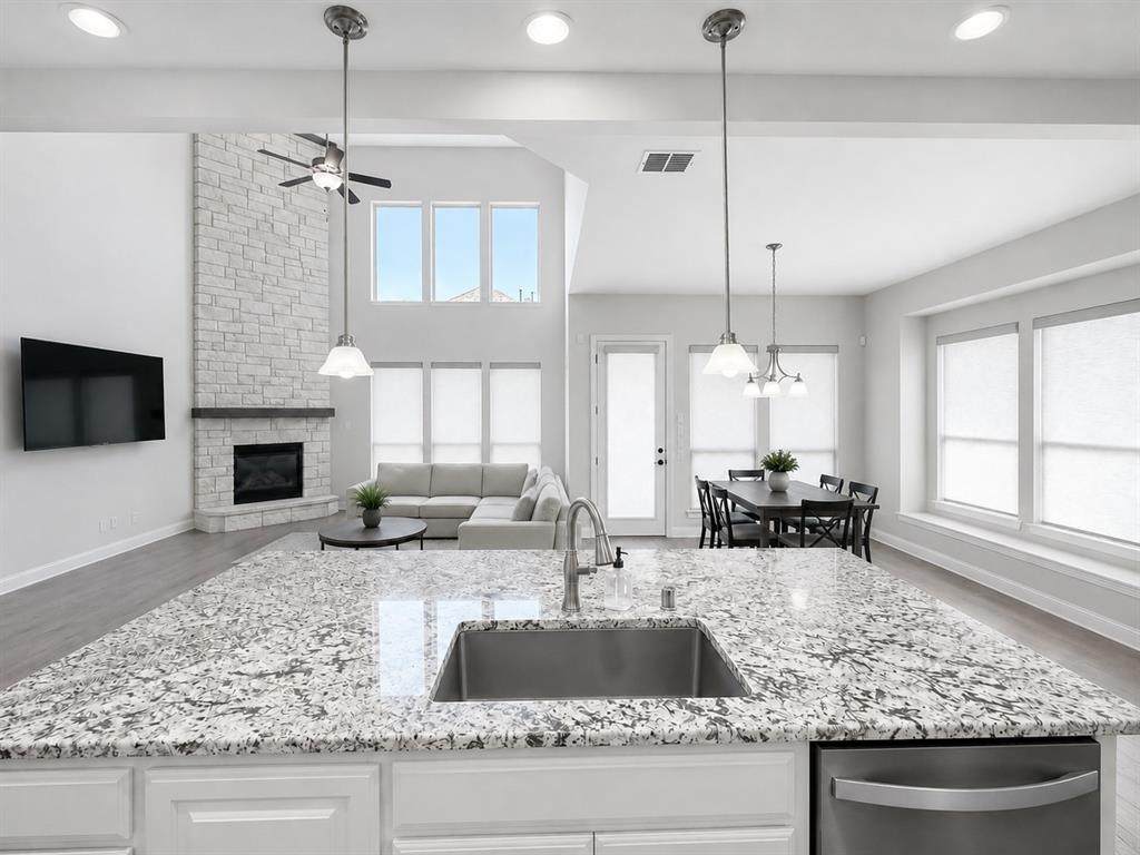 1009 Hunters Creek Drive - Photo 1