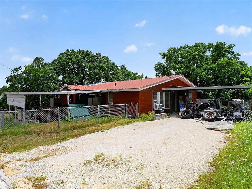 810 Plummer Street - Photo 1