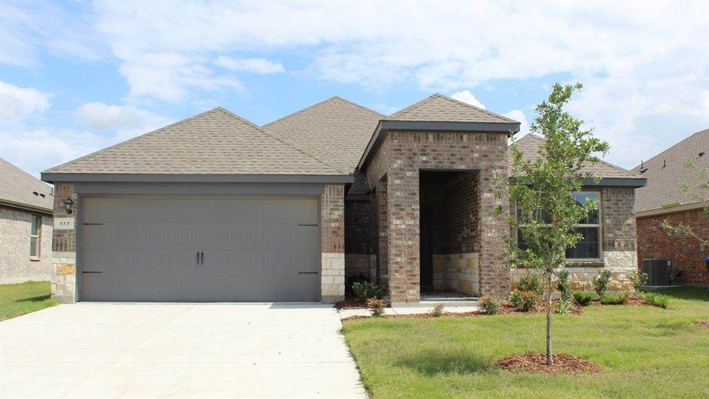 411 Range Road - Photo 1