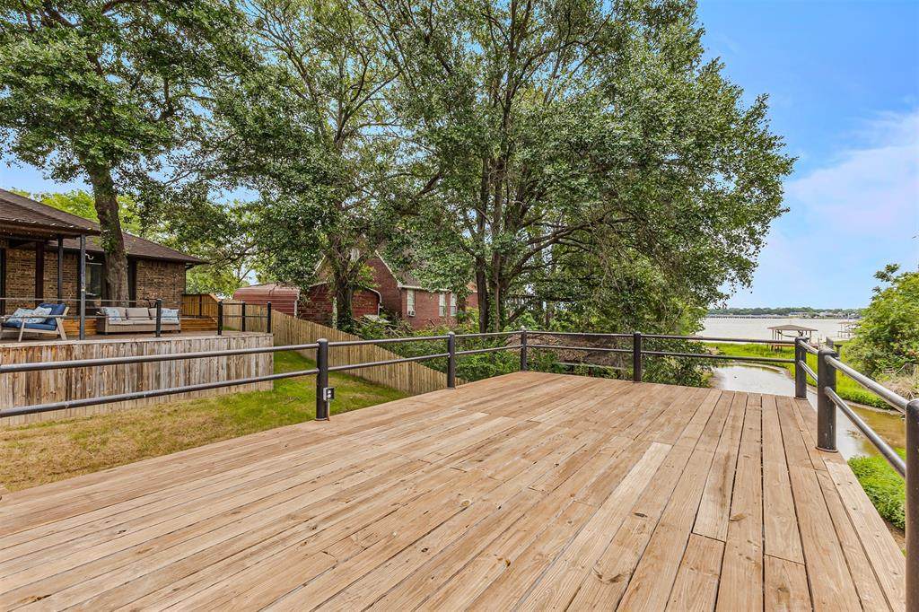 129 Donna Drive - Photo 1