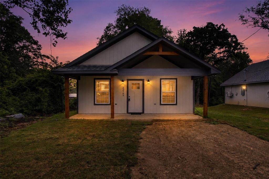 22789 Creekwood Drive - Photo 1