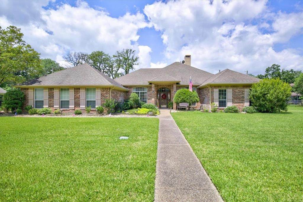 111 Trailwood Road - Photo 1