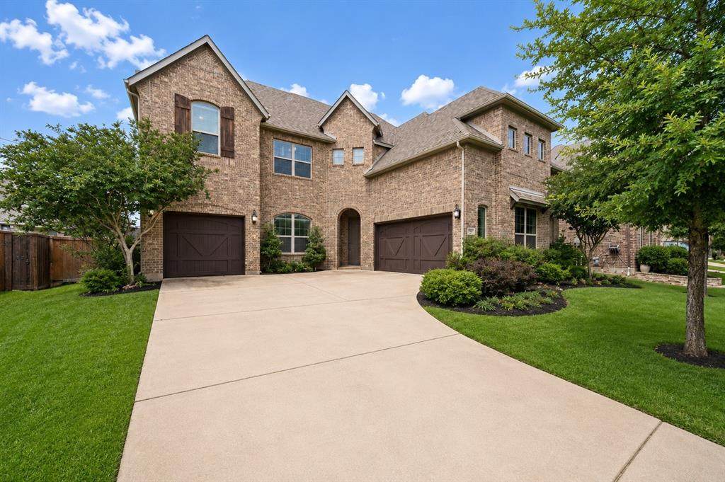 920 Sabine Drive - Photo 1