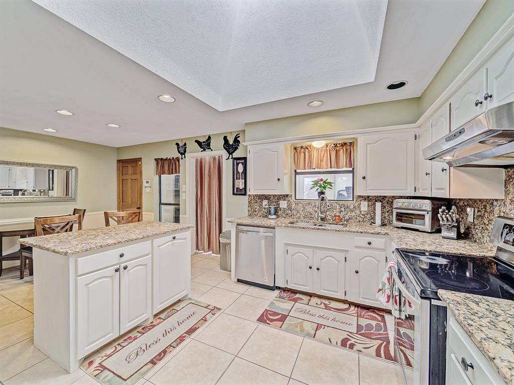 4640 Versailles Lane - Photo 1