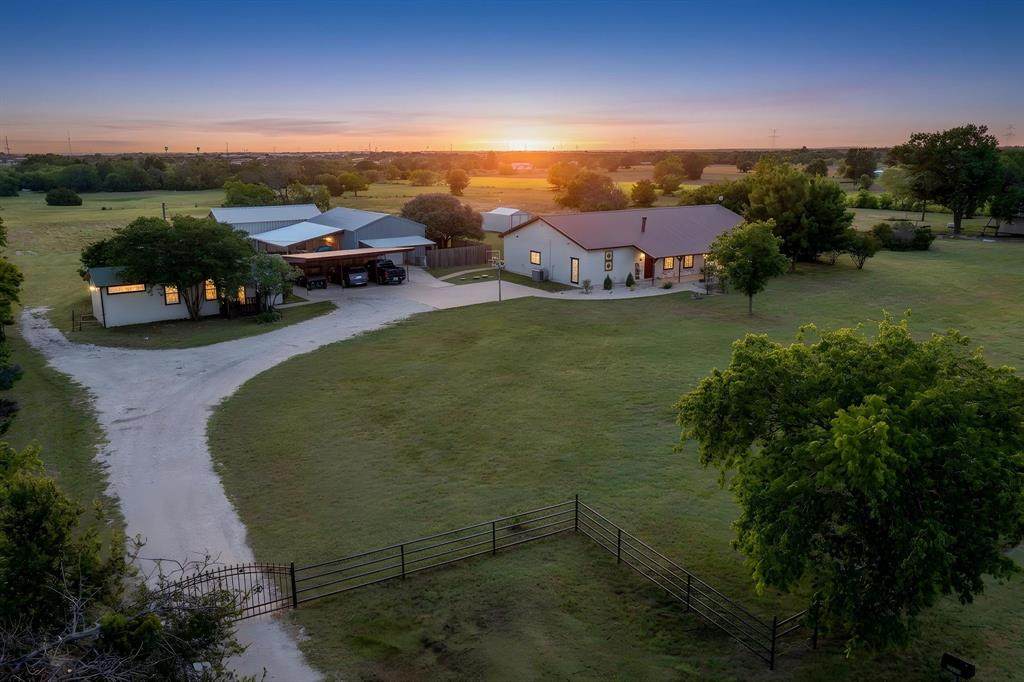 2112 County Road 810 - Photo 1