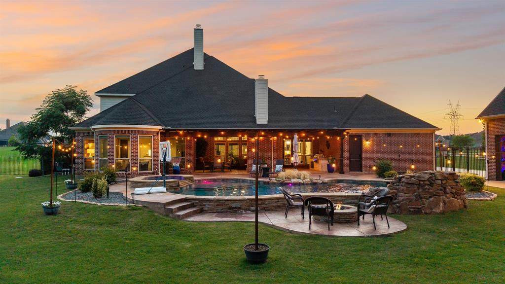 1545 Sara Cove - Photo 1