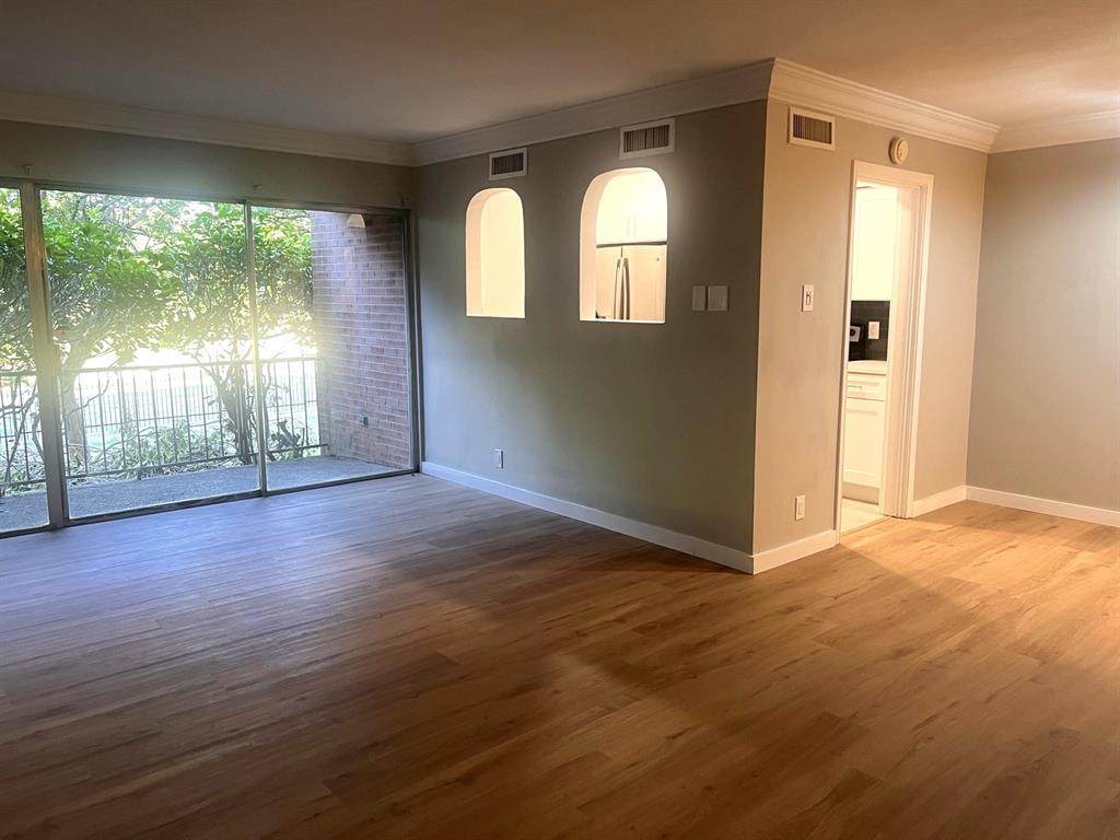 506 Avenue J - Photo 1