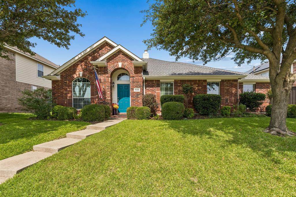 1545 Sandlewood Drive - Photo 1