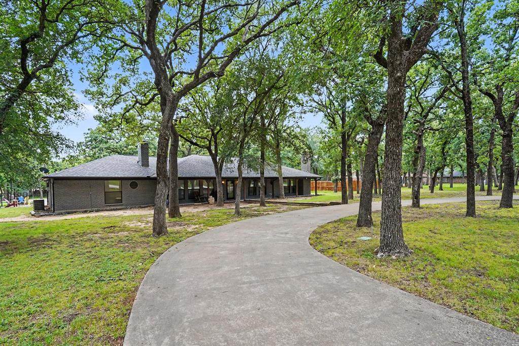 1908 Thousand Oaks Drive - Photo 1