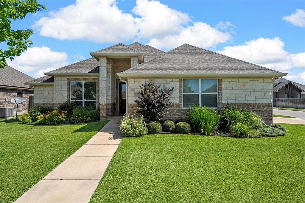 2515 Paisley Drive - Photo 1