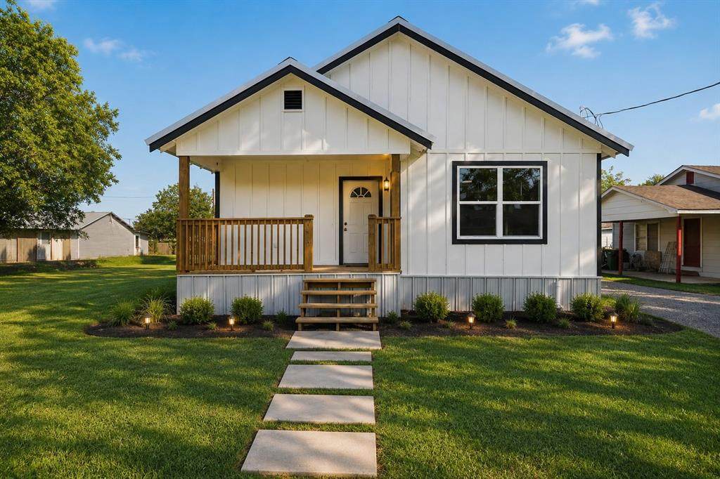 204 Anderson Street - Photo 1