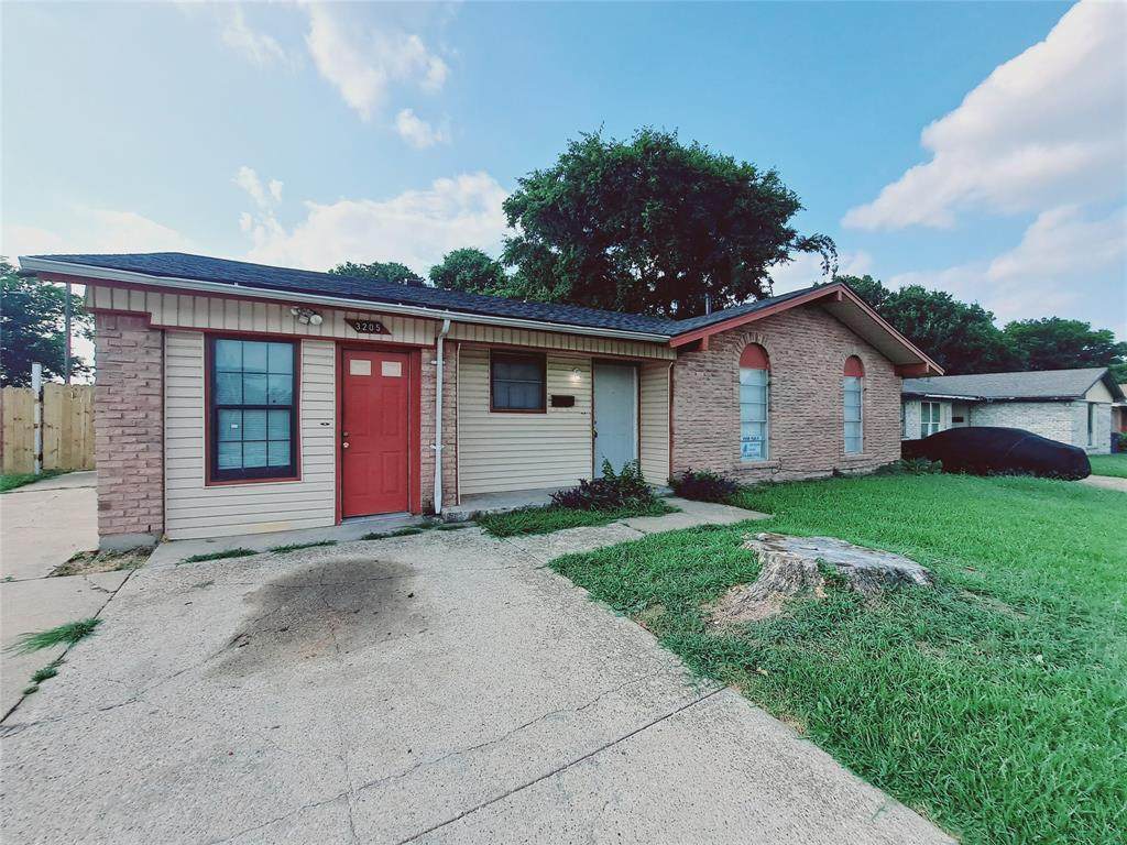3205 Pacesetter Drive - Photo 1