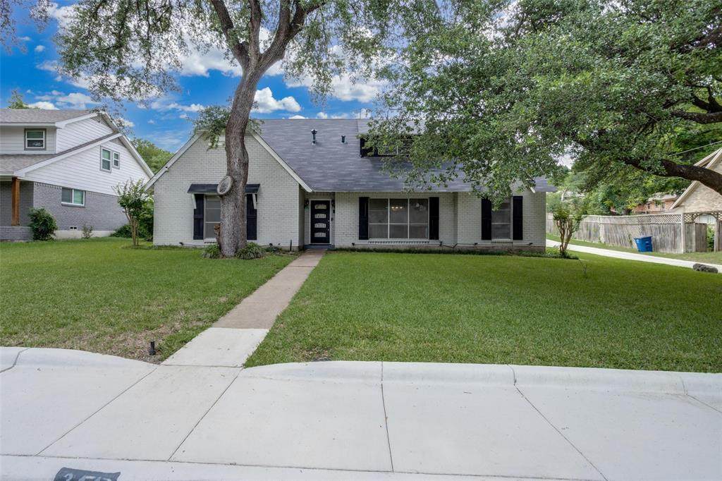 311 Glen Oaks Boulevard - Photo 1