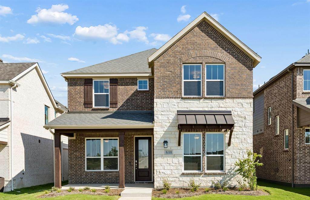1221 O'keefe Avenue - Photo 1
