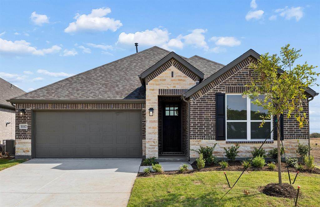 1117 Clayton Street - Photo 1