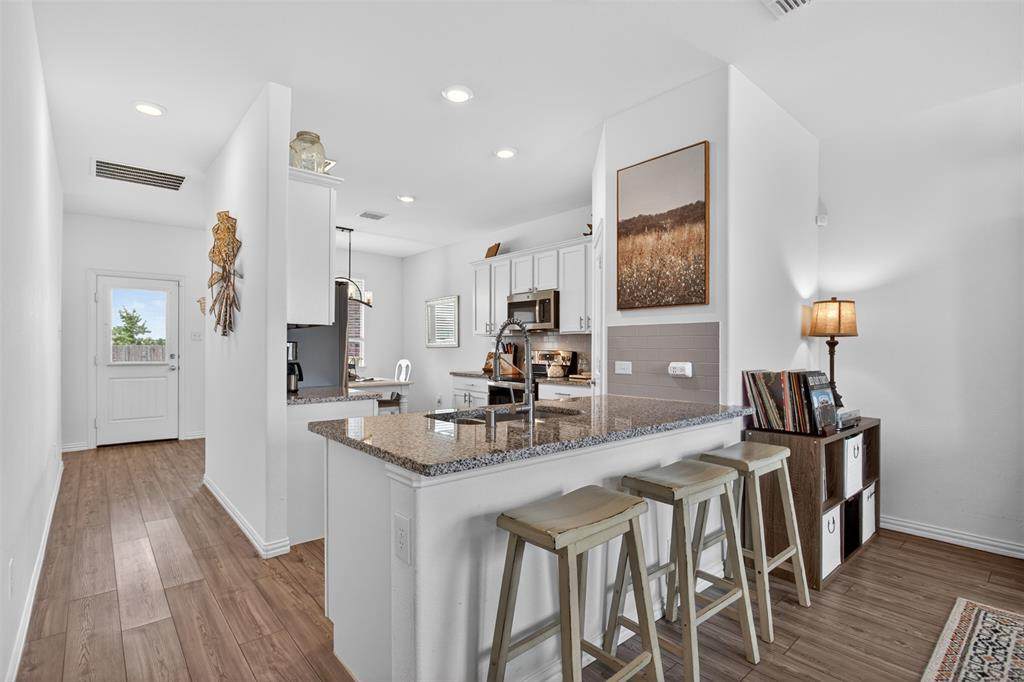 700 Biscay Way - Photo 1