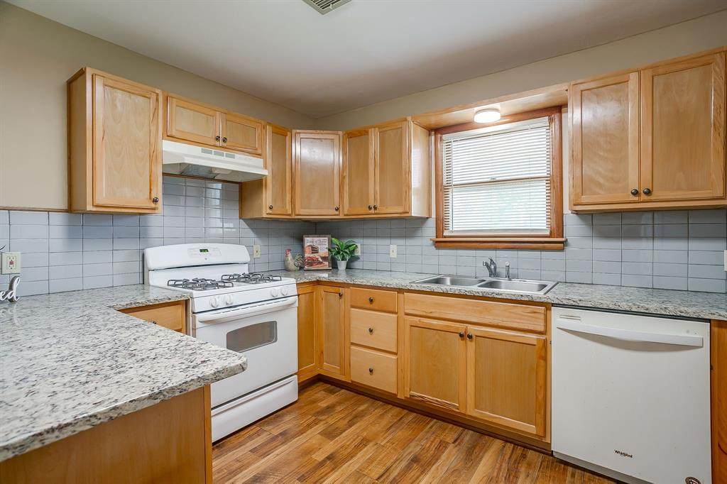 601 Perry Drive - Photo 1