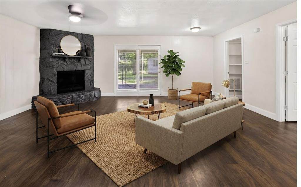 15131 Oakwood Lane - Photo 1