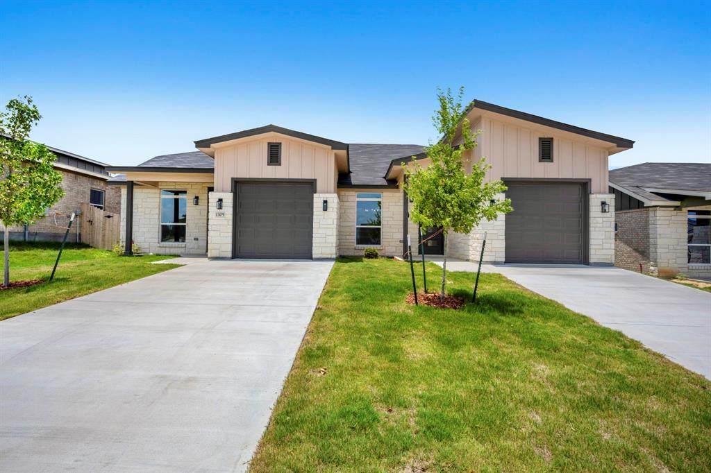 1305 Lone Pine Way - Photo 1
