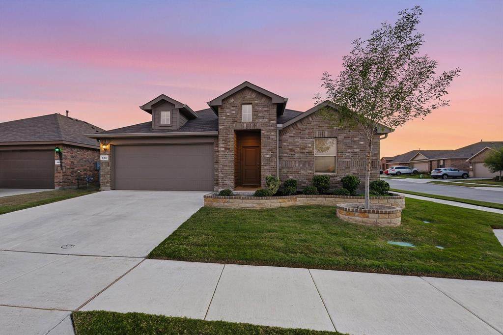 633 Captree Lane - Photo 1