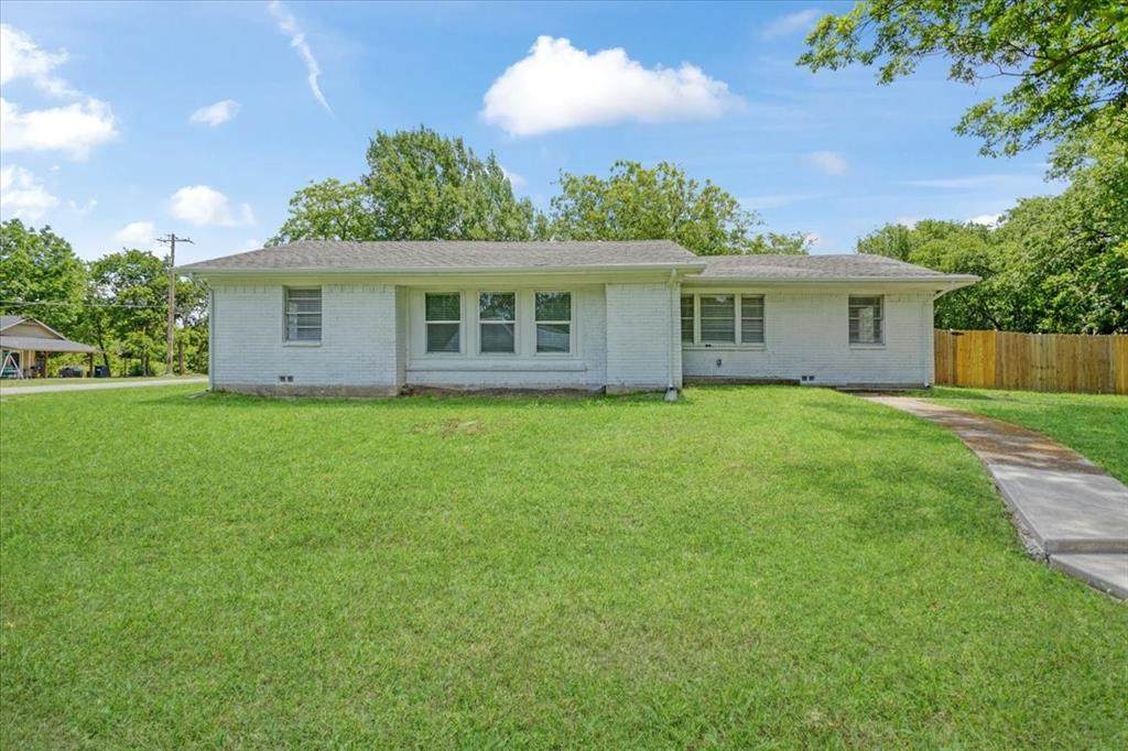 408 Gowdy Street - Photo 1