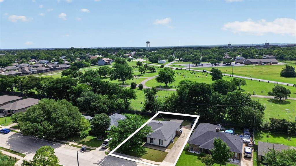 217 Teakwood Drive - Photo 1