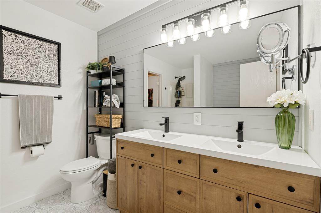 6015 Pietro Drive - Photo 1