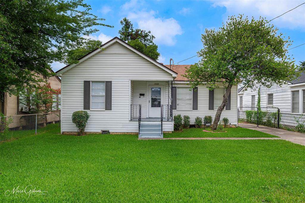 2320 Broadway Drive - Photo 1