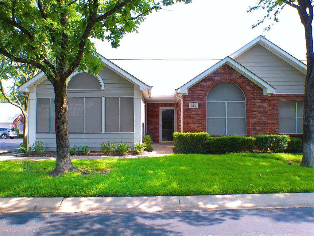 933 Bridges Drive - Photo 1