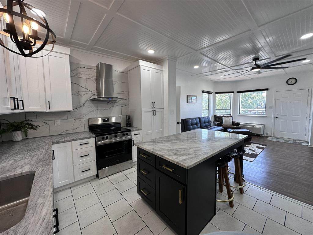 2164 Tanglewood Boulevard - Photo 1