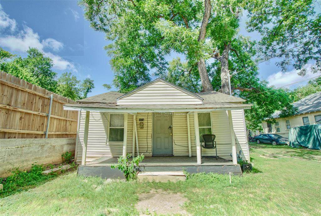 1610 10th Street - Photo 1