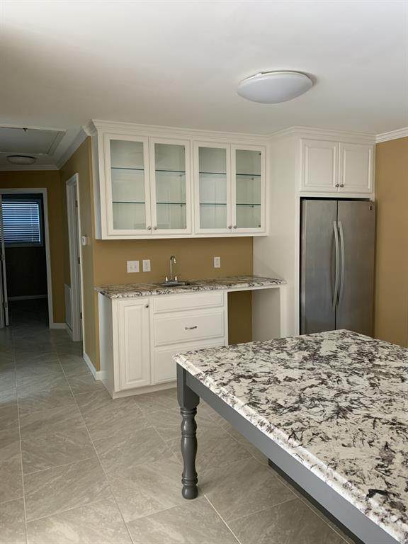1810 Lexington Street - Photo 1