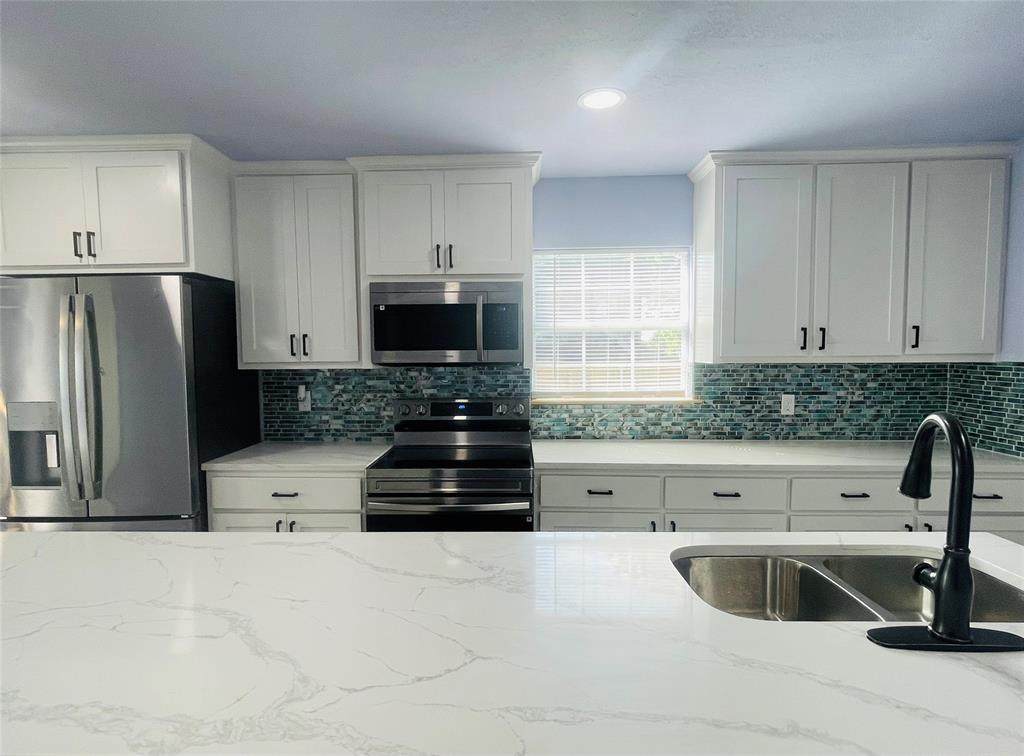 109 Lois Street - Photo 1