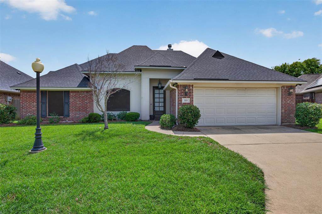 323 Oakland Place - Photo 1