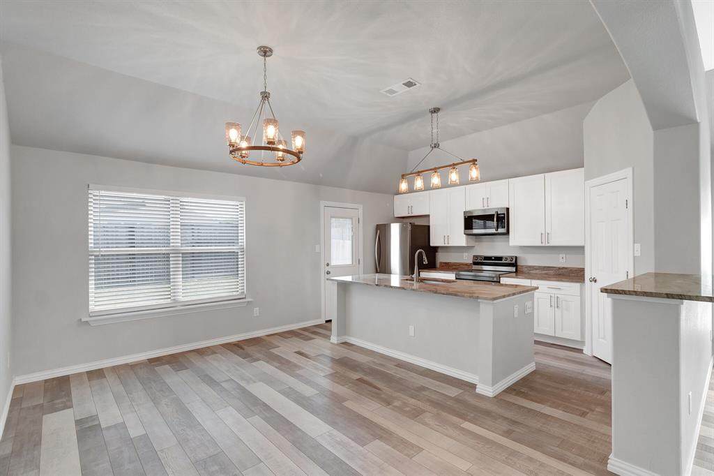 811 Cutting Horse Drive - Photo 1