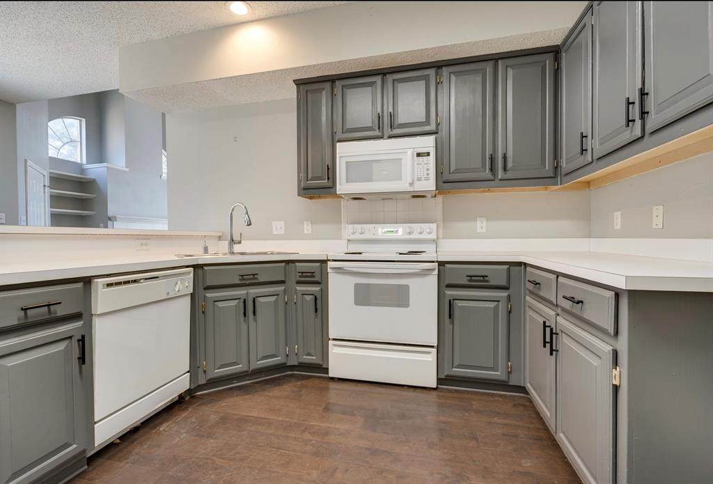 4156 One Place - Photo 1