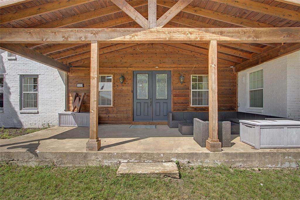7921 White Settlement Road - Photo 1