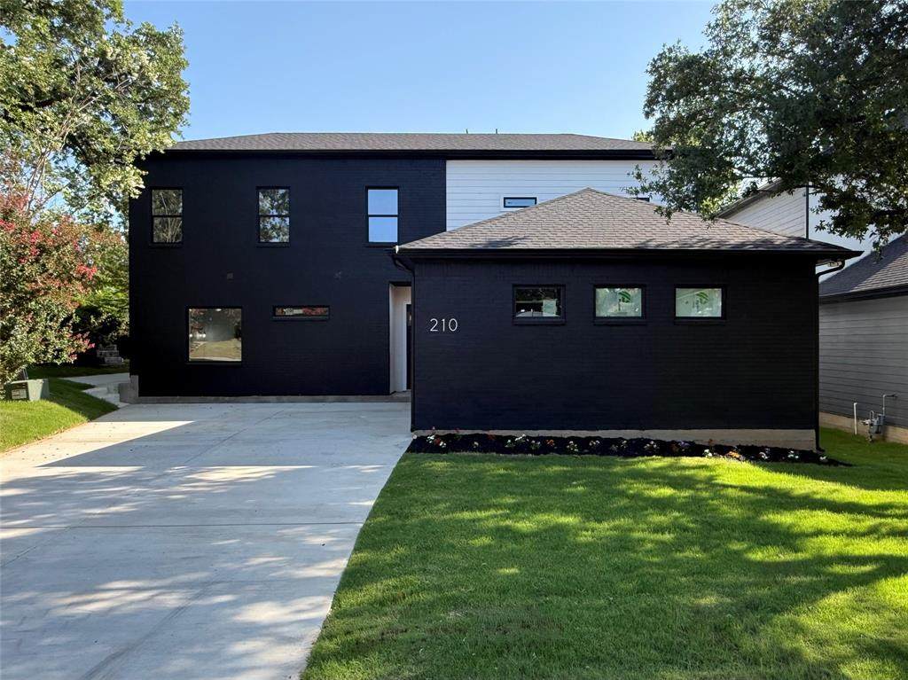 210 Silverleaf Drive - Photo 1