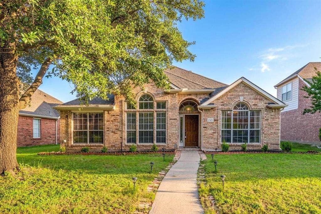 2512 Cimmaron Drive - Photo 1
